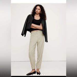 NWT Women’s Banana Republic super soft Soma barrel pants - size S